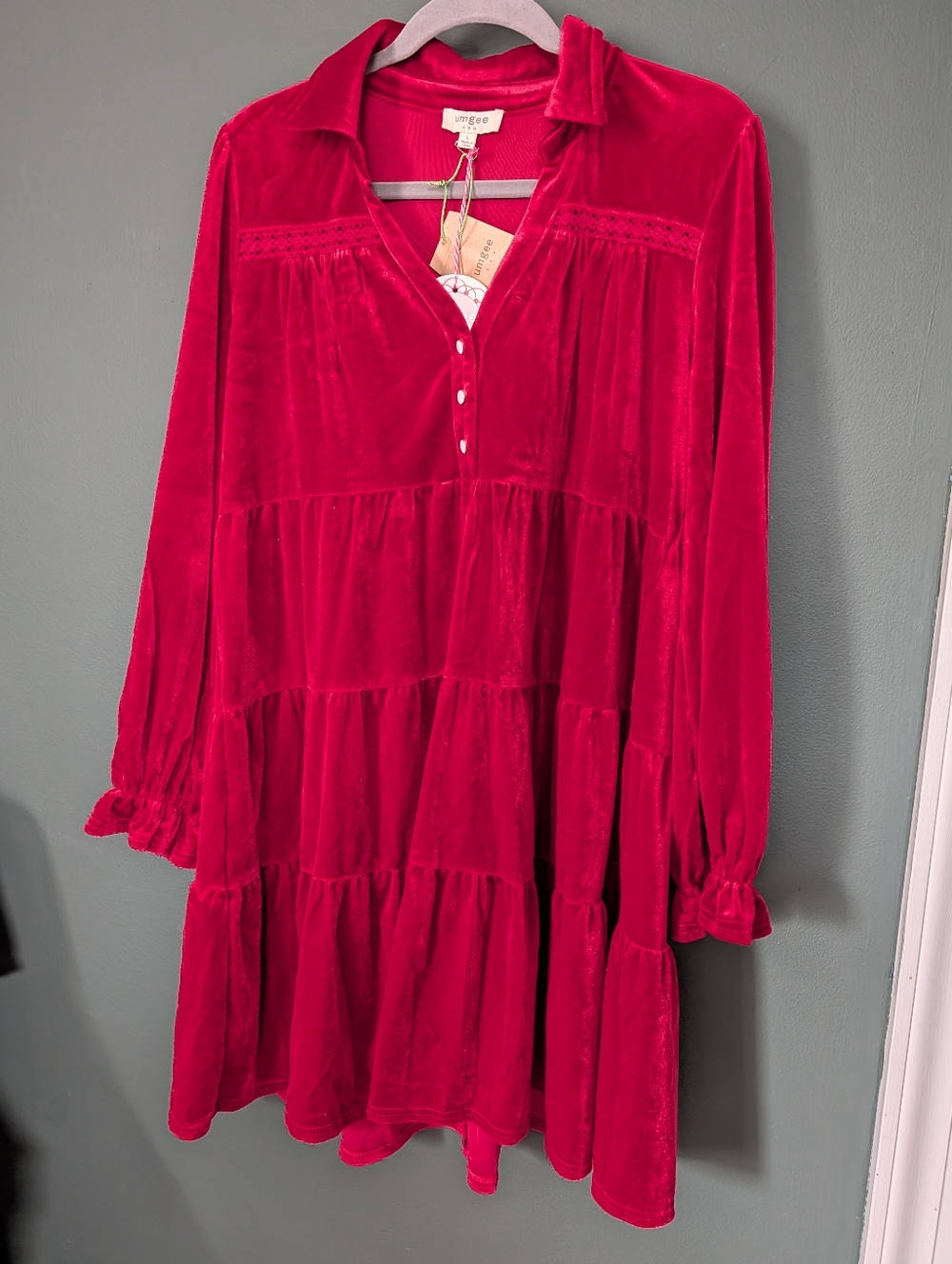 Umgee NWT Ruby Red Velvet Collar Tiered Dress